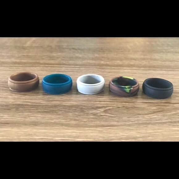 NWOTββ¦ Silicone Rubber Ring β¦ Sizeβ10 - Picture 1 of 2